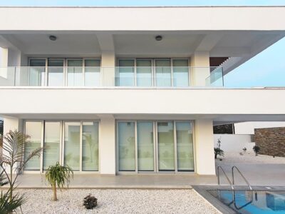 Modern 4 Bedroom Seaside Villa