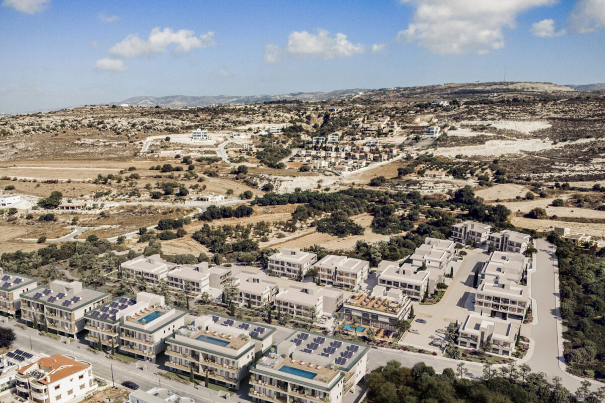 Spacious 2 Bedroom Apartment with Rooftop Pool