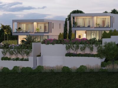 Detached 4 Bedroom Villa with Sea Views and Double Garage